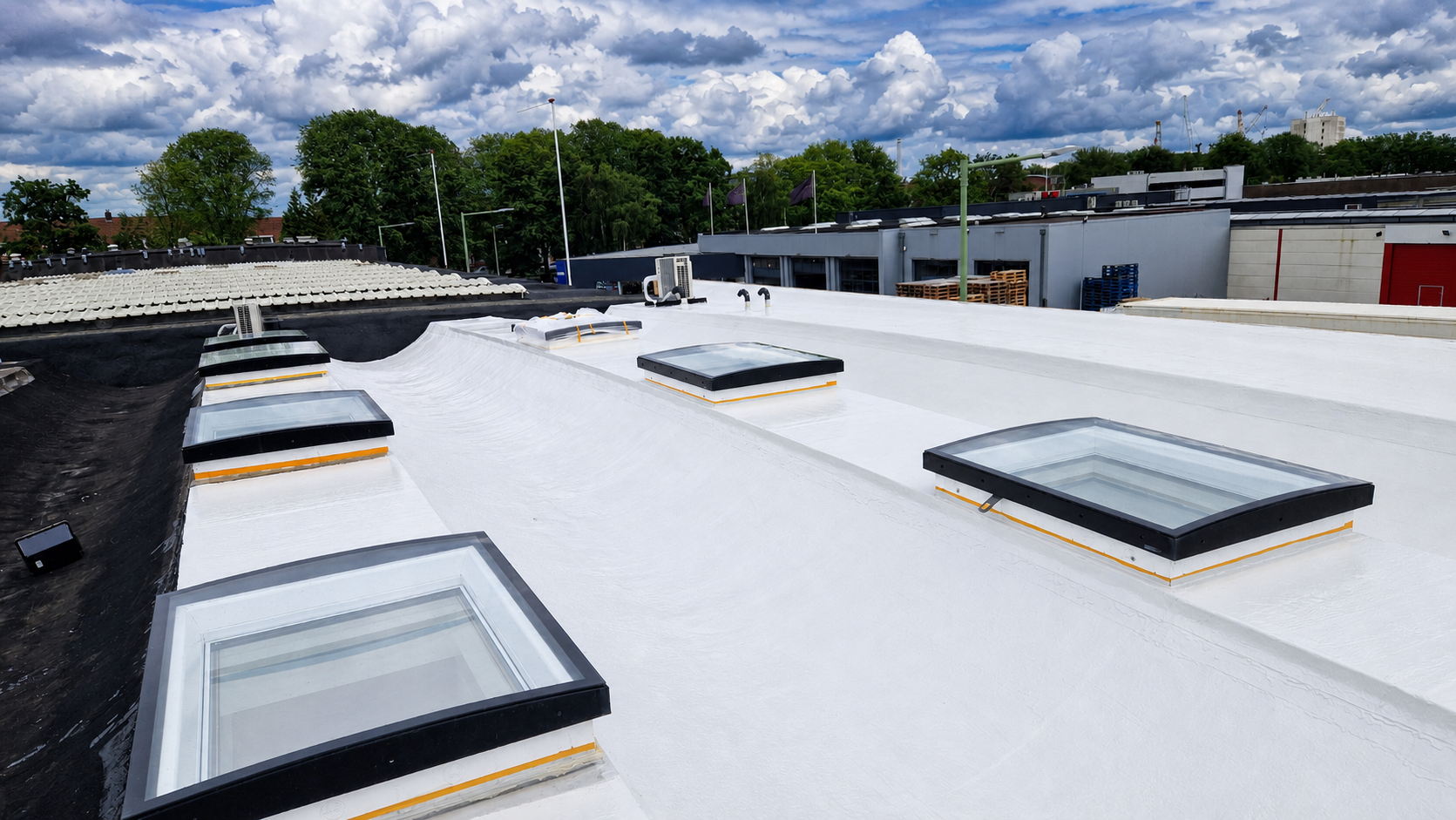 Wit Cool Roof in Rotterdam