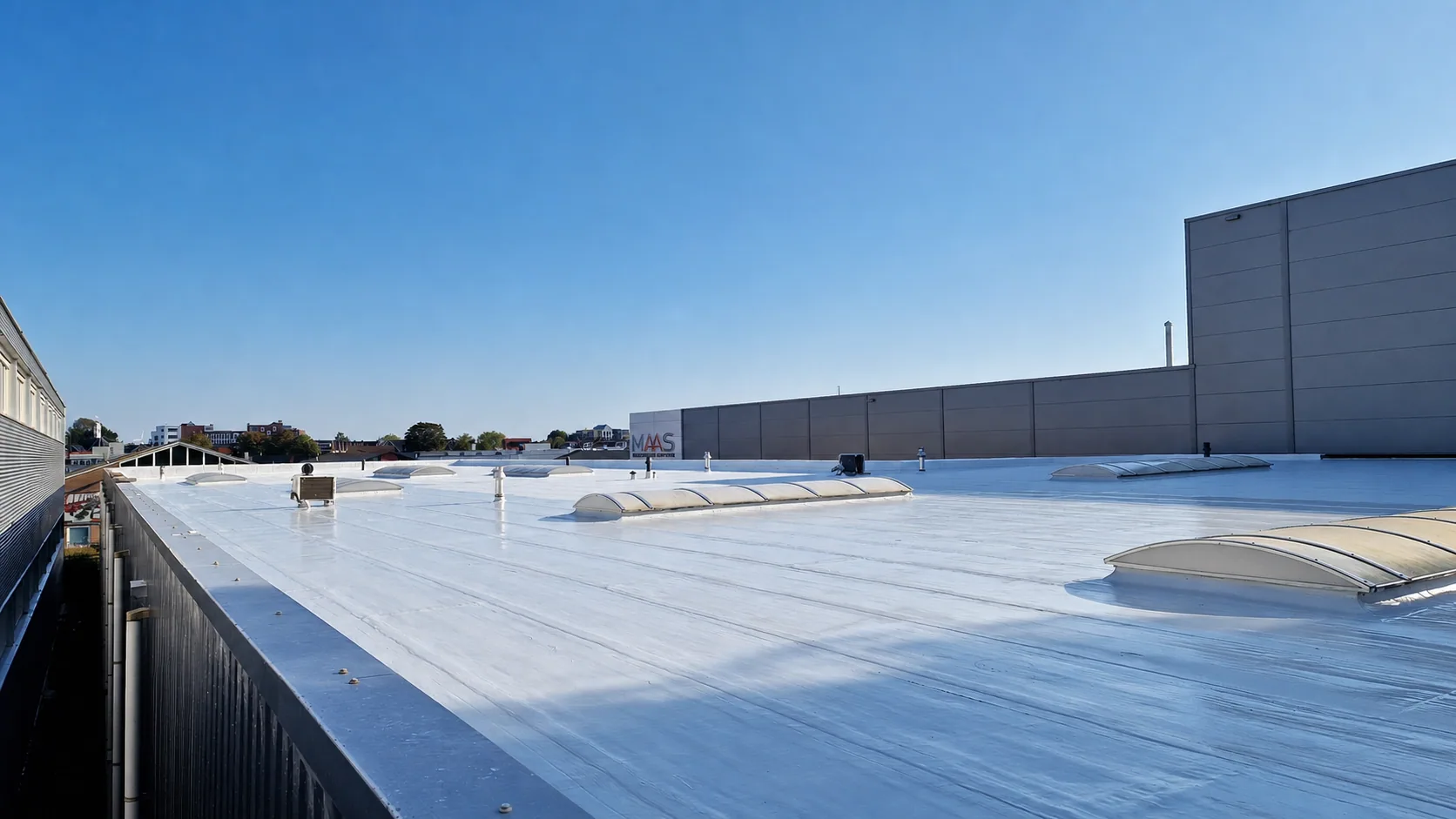 Uitgevoerd bedrijfsdakproject in Uithoorn