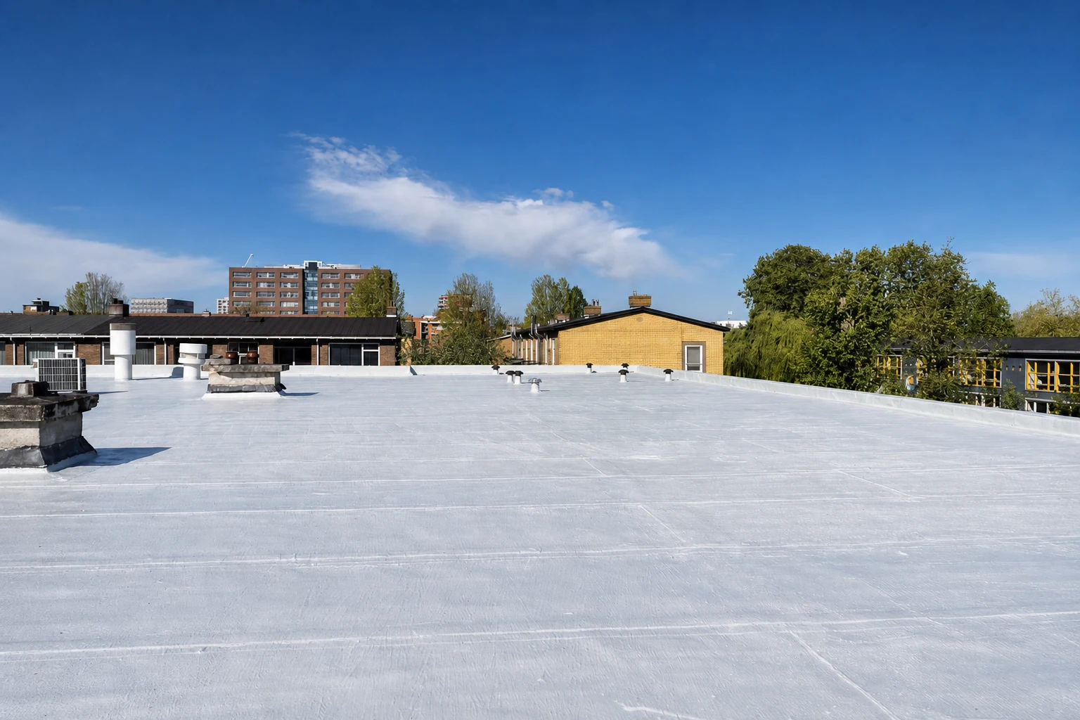 Schooldak · circa 700 m²