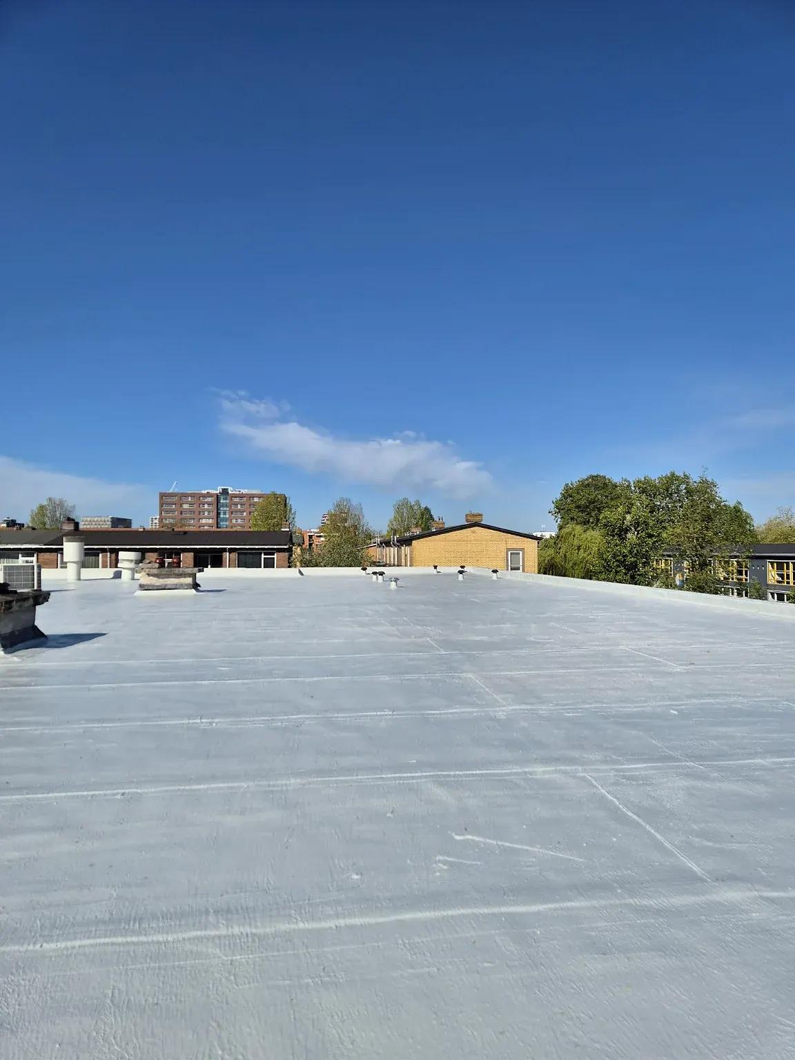 Uitgevoerd schooldakproject van circa 700 vierkante meter in Gouda